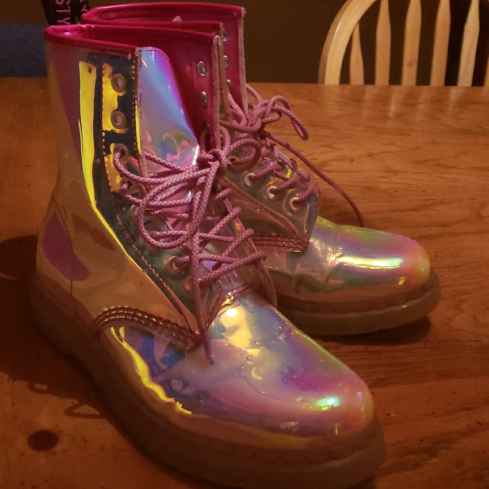 Festy besty 9 holo boots